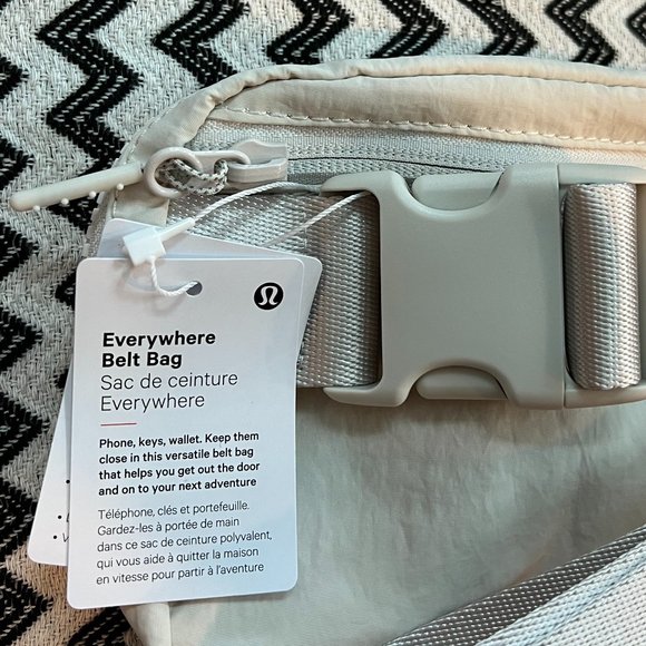 NWT Lululemon Everywhere Belt Bag - White Opal (Metal Logo) - Picture 7 of 10